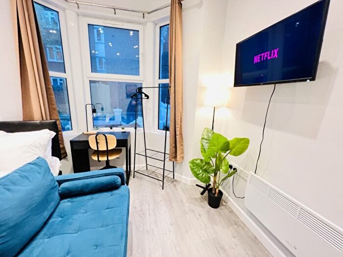 1 Bedroom Studio To Rent In Musjid Road, London, SW11