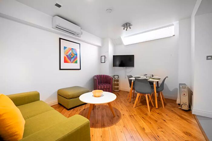 1 Bedroom Flat To Rent In Nell Gwynn House, Chelsea, London, SW3