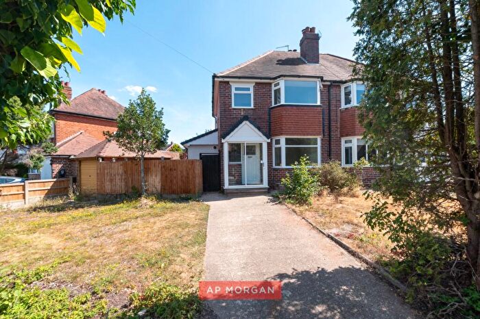 3 Bedroom Semi Detached House For Sale In Brookvale Road, Solihull, West Midlands, B92