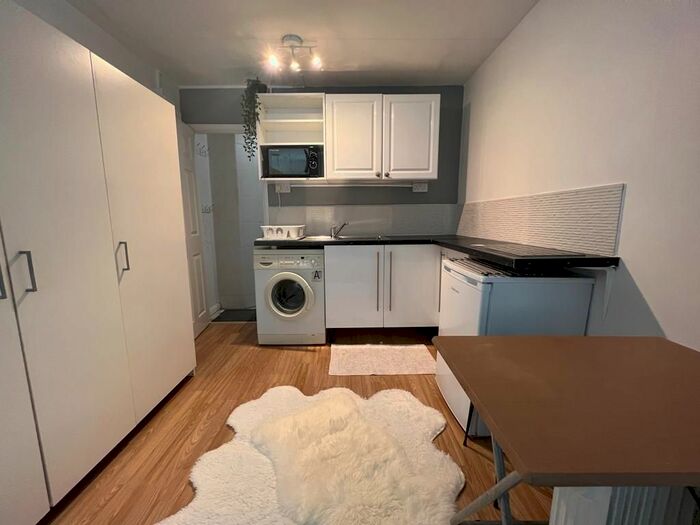 1 Bedroom Studio To Rent In Honister Gardens, Stanmore, Middlesex, HA7