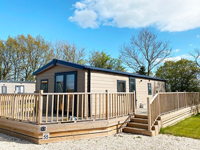 2 Bedroom Lodge For Sale In Street Lane, Bubwith, Goole, DN14