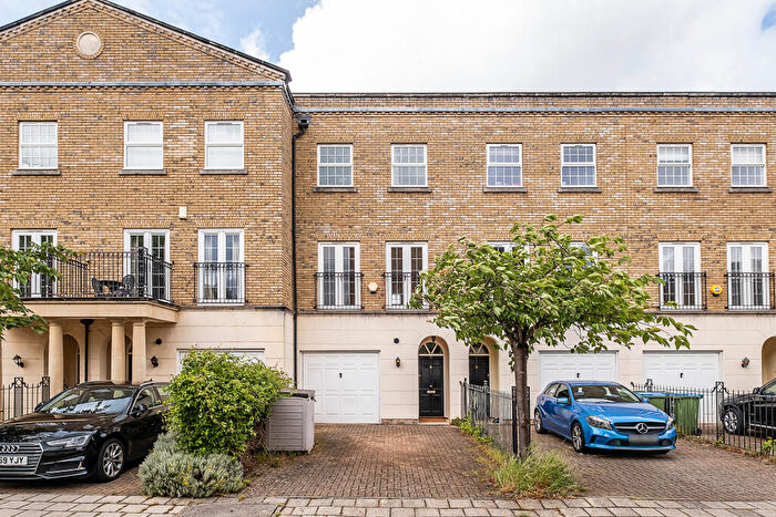 4 Bedroom Terraced House For Sale In Chadwick Place, Surbiton, KT6
