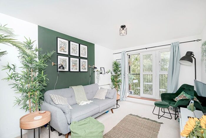 1 Bedroom Flat For Sale In Worcester Close, Anerley, London, SE20