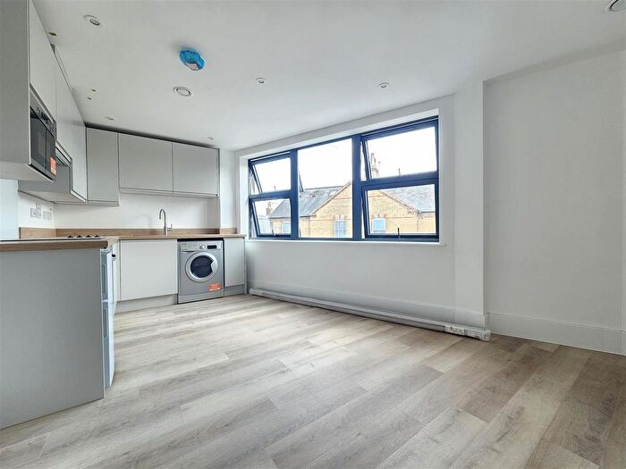 1 Bedroom Flat To Rent In Flat, Mercia House, Market Square, Sandy, SG19