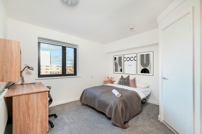 Studio To Rent In Laisteridge Village, Bradford, BD5