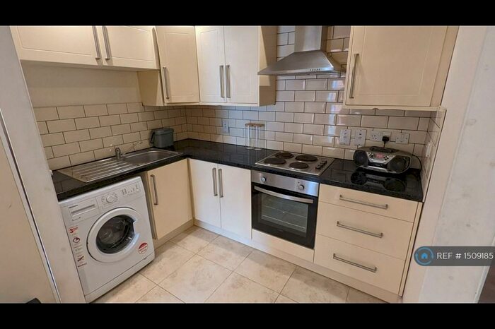 2 Bedroom Flat To Rent In Randolph Road, Reading, RG1