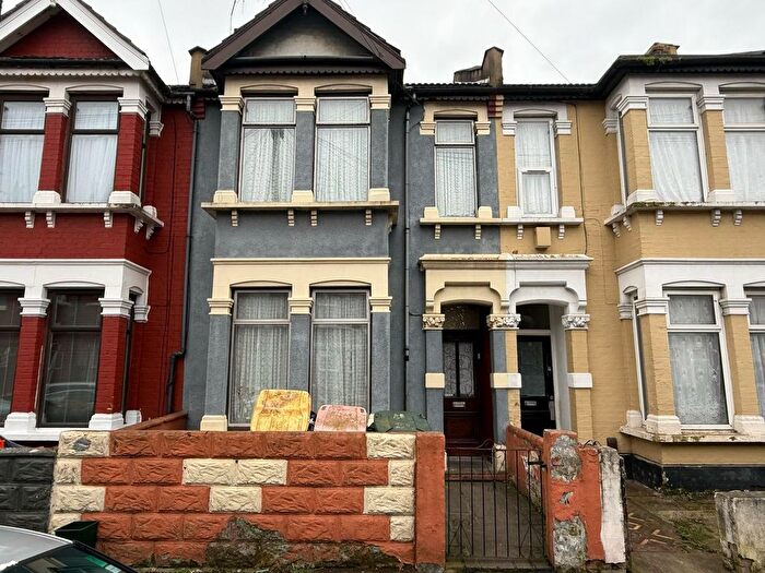 4 Bedroom Terraced House To Rent In Charlemont Road, London, E6