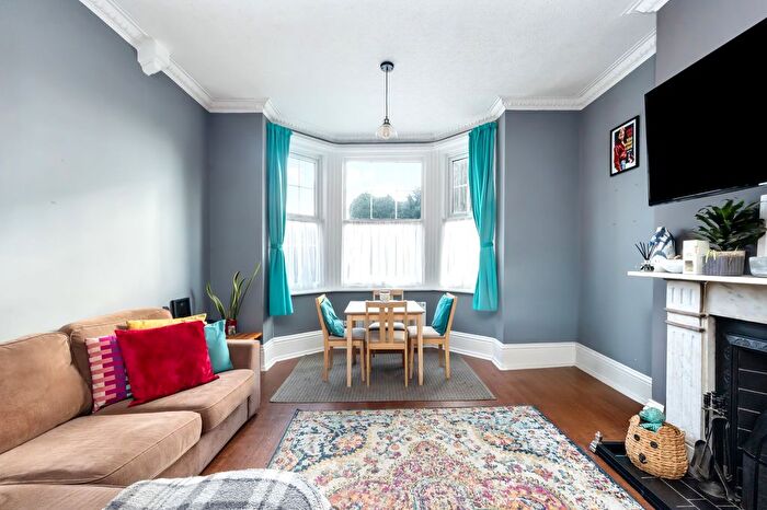 1 Bedroom Flat For Sale In London Road, Uckfield, TN22