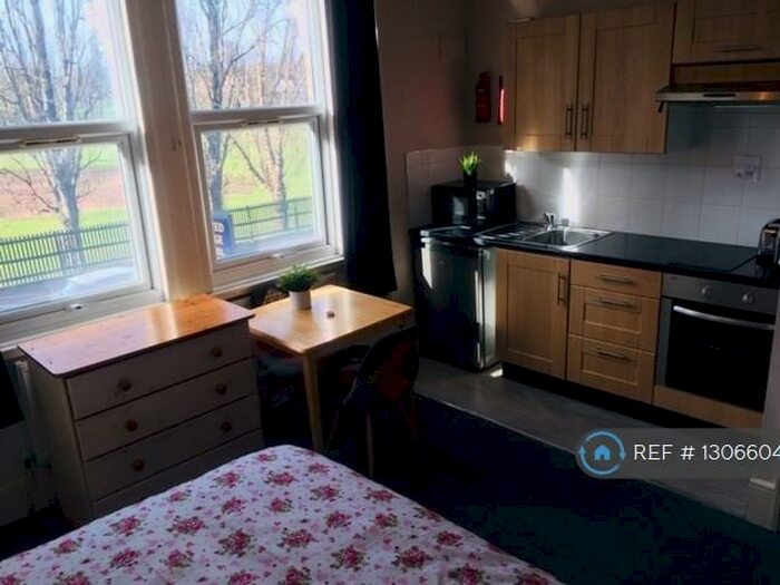 Studio To Rent In Green Lanes, London, N4