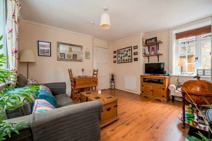 1 Bedroom Flat To Rent In Portsmouth Road, Guildford, , Guildford, GU2