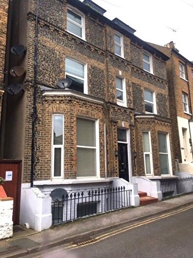 2 Bedroom Flat To Rent In Chandos Road, Broadstairs, CT10