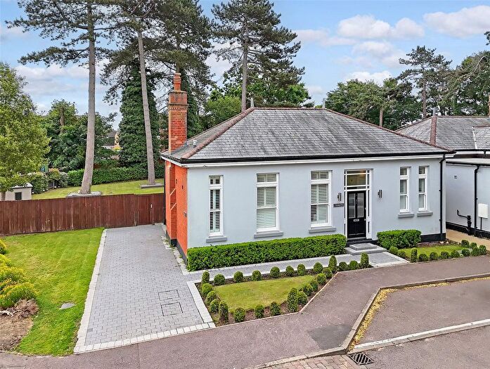 3 Bedroom Bungalow For Sale In Kensington Way, Brentwood, Essex, CM14