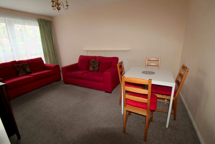 2 Bedroom Flat To Rent In Atherton Place, Southall, UB1