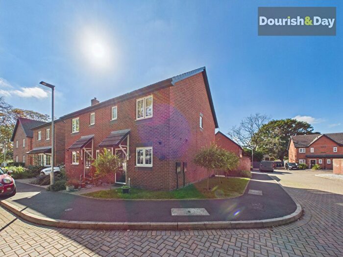 3 Bedroom Semi-Detached House For Sale In Manor Grove, Stafford, ST16