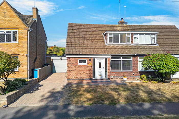 3 Bedroom Semi-Detached House For Sale In Cheyne Walk, Kettering, NN15