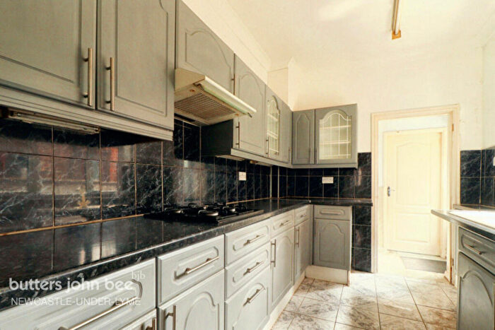 3 Bedroom End Of Terrace House For Sale In Oxford Road, Newcastle, ST5