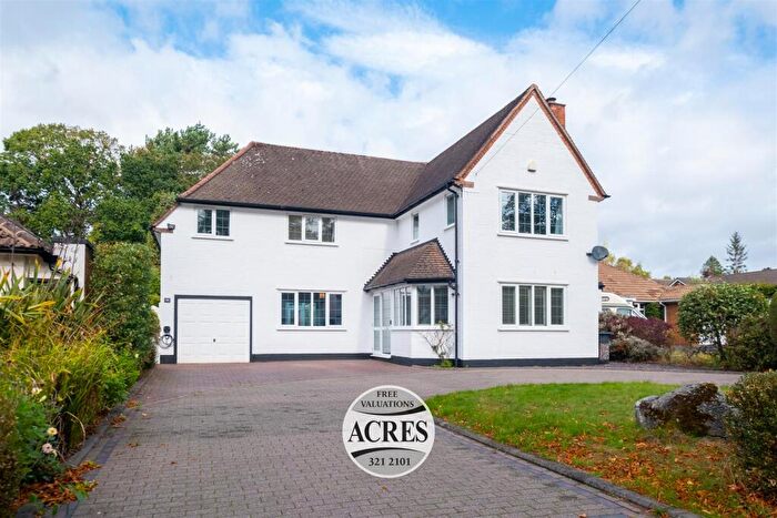 4 Bedroom Detached House For Sale In Tamworth Road, Sutton Coldfield, B75