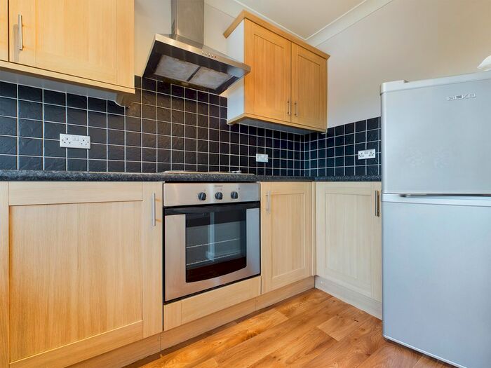 2 Bedroom Flat To Rent In Hangleton Way, Hove, BN3