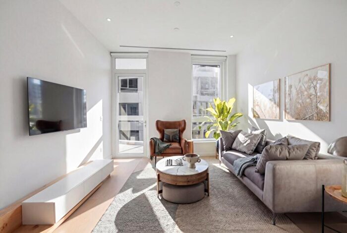 2 Bedroom Apartment For Sale In Wilshire House, Prospect Way, London, SW11