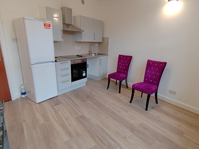1 Bedroom Flat To Rent In High Road, Willesden, London, NW10