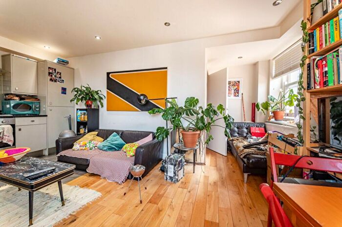 2 Bedroom Flat To Rent In Rye Lane, Peckham, London, SE15