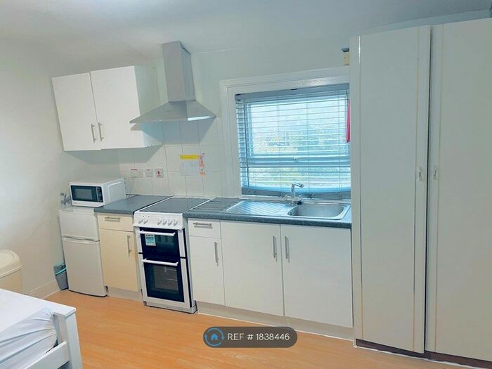 Studio To Rent In Waylen Street, Reading, RG1