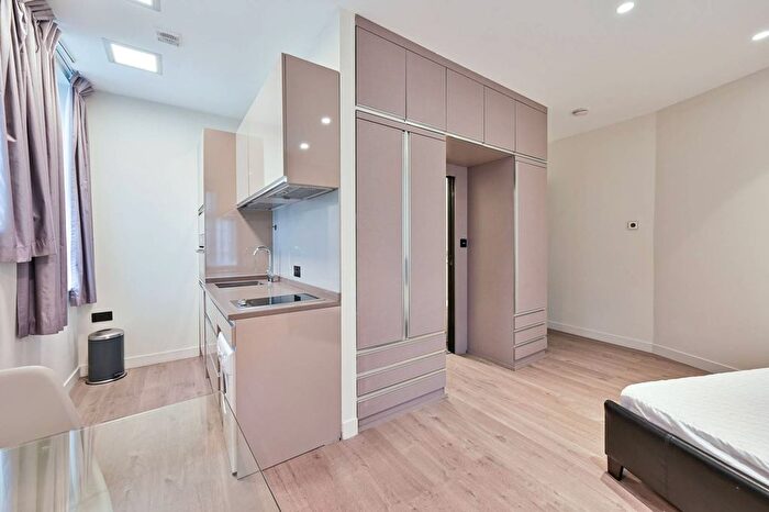 Studio To Rent In Brent Street, Hendon, London, NW4