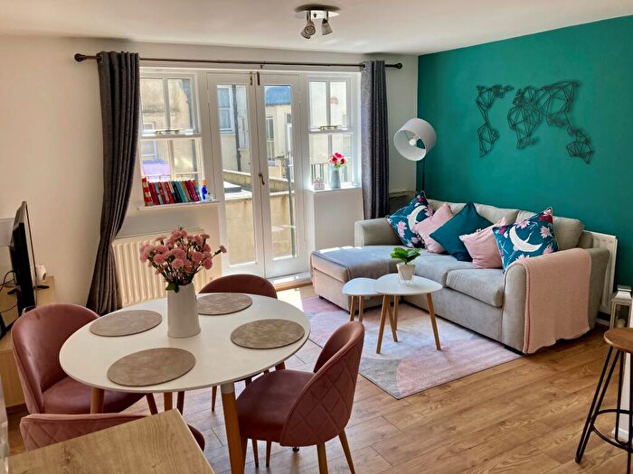 2 Bedroom Flat To Rent In Lushington Lane, Eastbourne, BN21