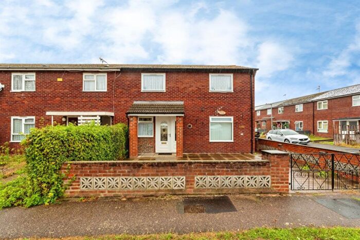 3 Bedroom End Of Terrace House For Sale In Stearne Close, Thetford, IP24