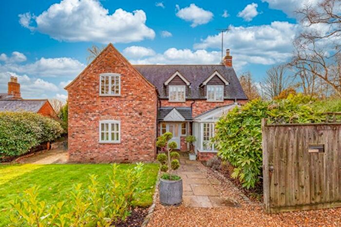 4 Bedroom Detached House To Rent In High Street, Wappenham, NN12