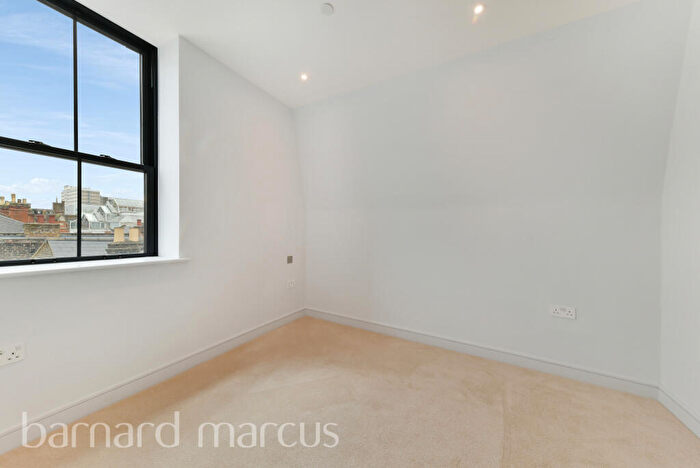 1 Bedroom Apartment To Rent In High Street, Sutton, SM1