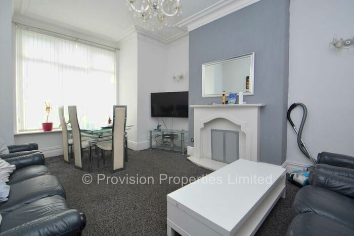 5 Bedroom Terraced House To Rent In Brudenell Avenue, Hyde Park, Leeds, LS6