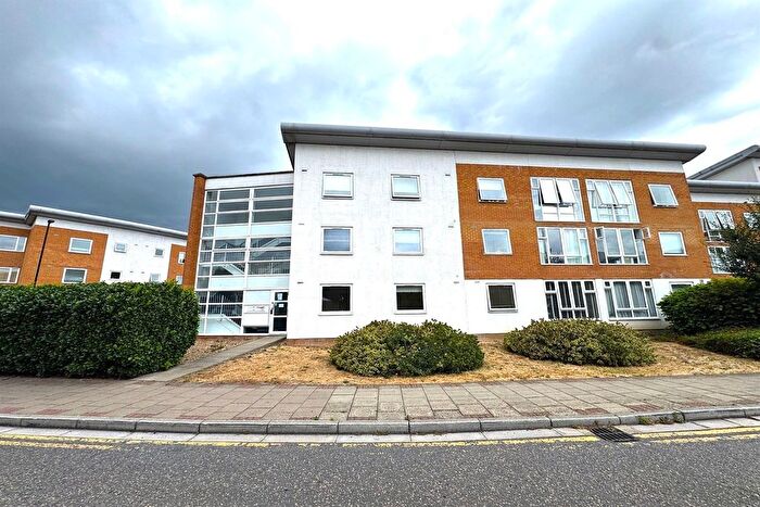 2 Bedroom Flat To Rent In Fishguard Way, E16