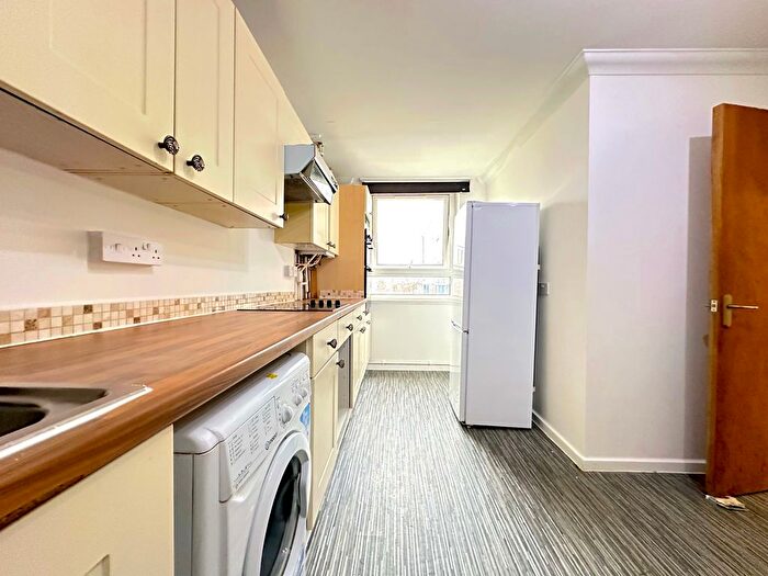 4 Bedroom Flat To Rent In Brion Place, London, E14