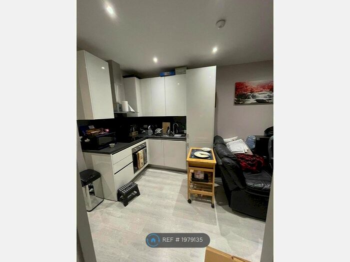 1 Bedroom Flat To Rent In Cube House, Stoke Mandeville, Aylesbury, HP22