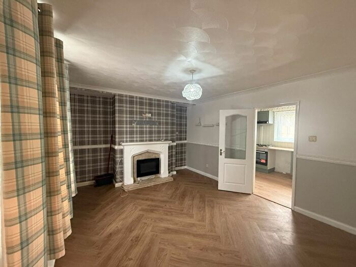 2 Bedroom Property To Rent In Homecroft Road, Goldthorpe, Rotherham, S63