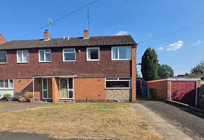 3 Bedroom Semi-Detached House For Sale In Maple Close, Kinver, Stourbridge, DY7