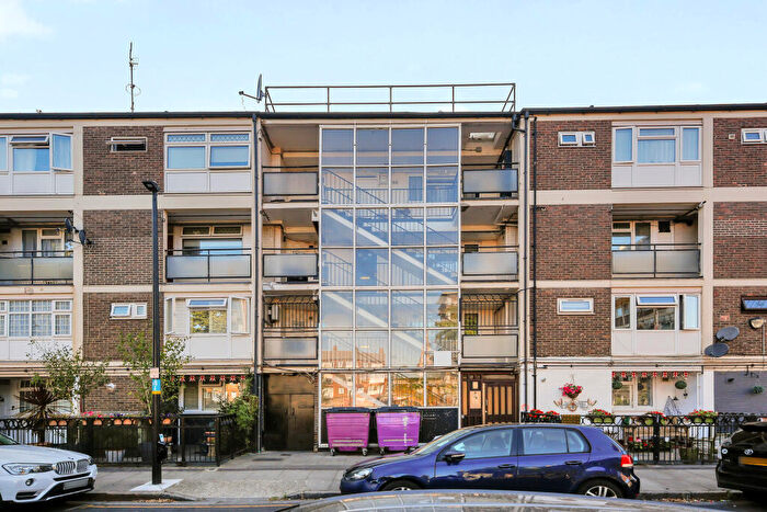 3 Bedroom Maisonette For Sale In Cottage Street, E14