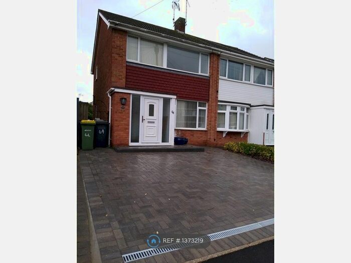 3 Bedroom Semi-Detached House To Rent In Windsor Way, Rayleigh, SS6