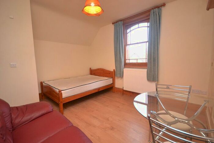 Studio To Rent In Denmark Road, Reading, Berkshire, RG1