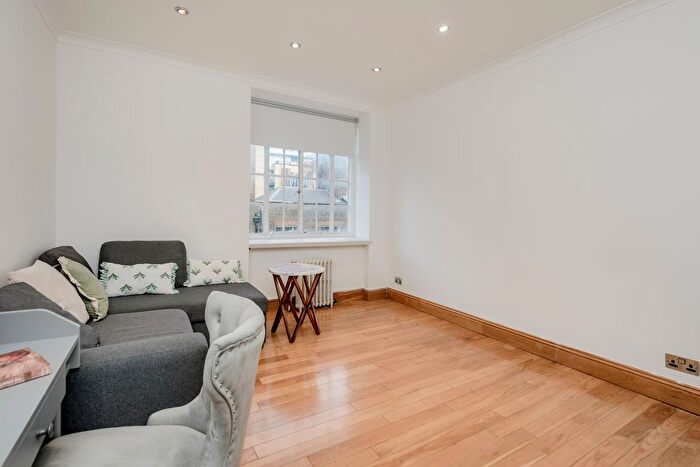 1 Bedroom Flat To Rent In Quebec Court, Seymour Street, W1H