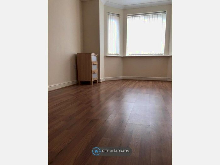 2 Bedroom Flat To Rent In Sidings Court, Warrington, WA1