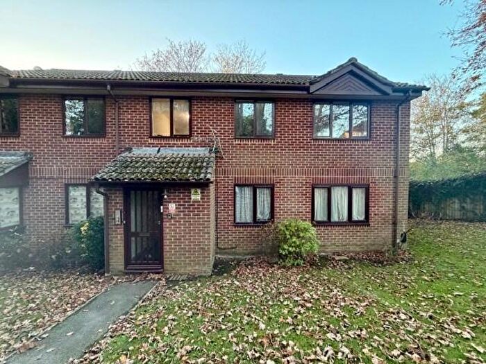 2 Bedroom Flat To Rent In Burns Place, Southampton, S01