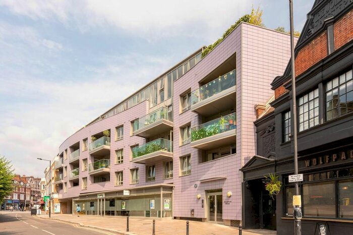 2 Bedroom Flat To Rent In Dungannon House, Fulham Broadway, London, SW6