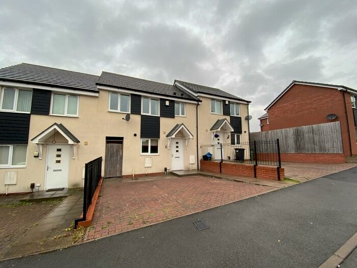 3 Bedroom Terraced House To Rent In Bradfield Way, Dudley, DY1