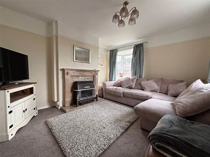 3 Bedroom Semi-Detached House To Rent In Chaucer Road, Bromsgrove, Worcestershire, B60