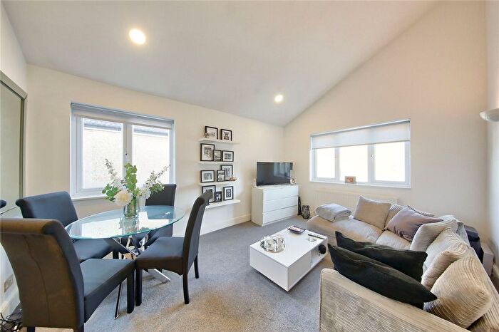 1 Bedroom Flat For Sale In Garratt Lane, SW17