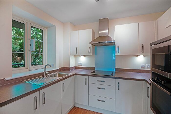 2 Bedroom Flat To Rent In Gloucester Road, Bath, BA1
