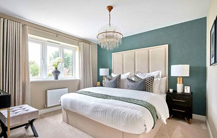 5 Bedroom Detached House For Sale In The Street, Tongham, GU10