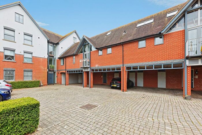 3 Bedroom Flat For Sale In Holman Mews, Canterbury, Kent, CT1